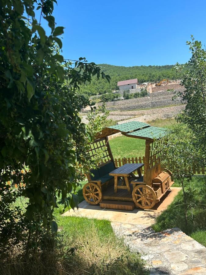 Etno Selo Montegoat Hotel Niksic Exterior photo